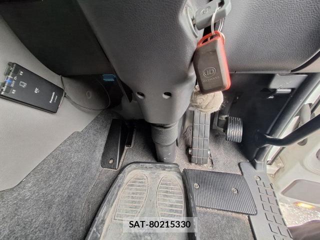 Nissan QUON 2021-08 8231431-4