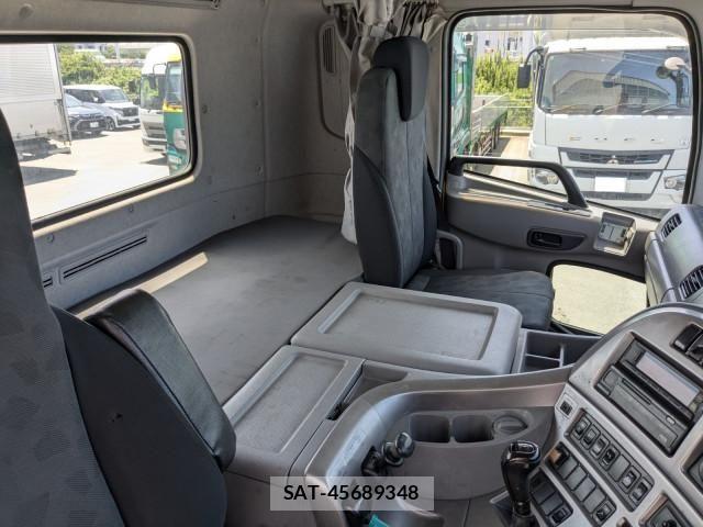 Nissan QUON 2016-09 8231444-20
