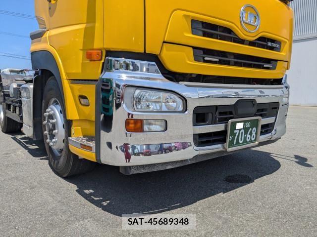 Nissan QUON 2016-09 8231444-24