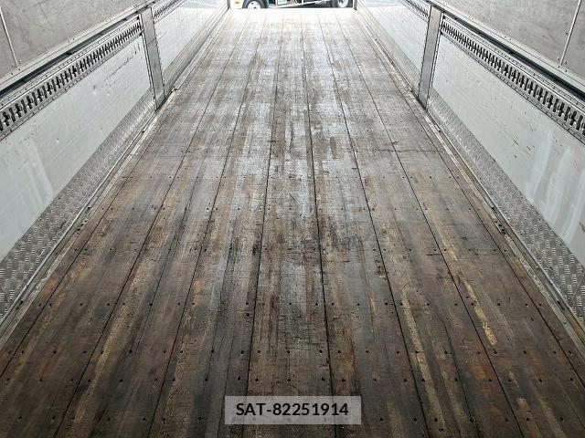 Nissan QUON 2017-03 8231442-13