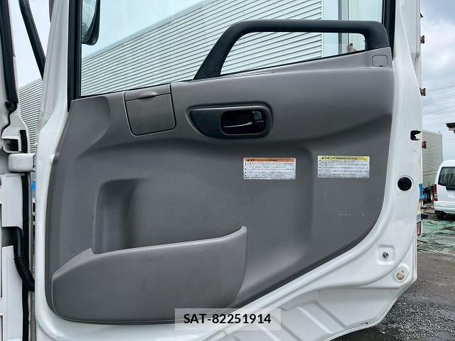 Nissan QUON 2017-03 8231442-16