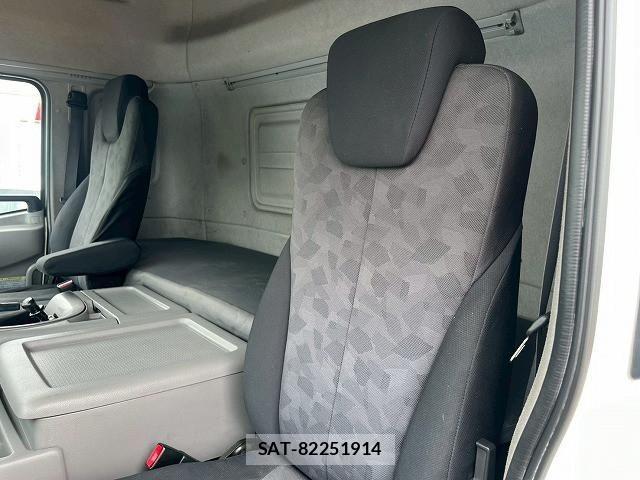 Nissan QUON 2017-03 8231442-22