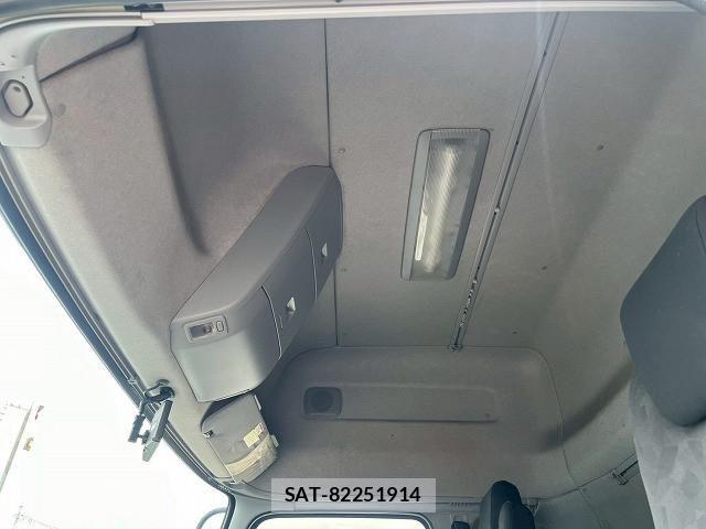Nissan QUON 2017-03 8231442-23