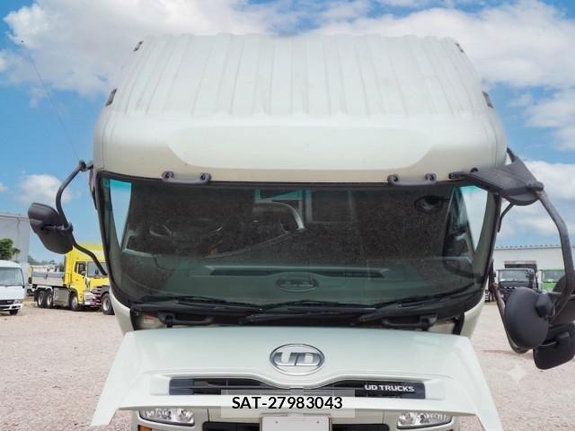 Nissan QUON 2012-05 8231441-9