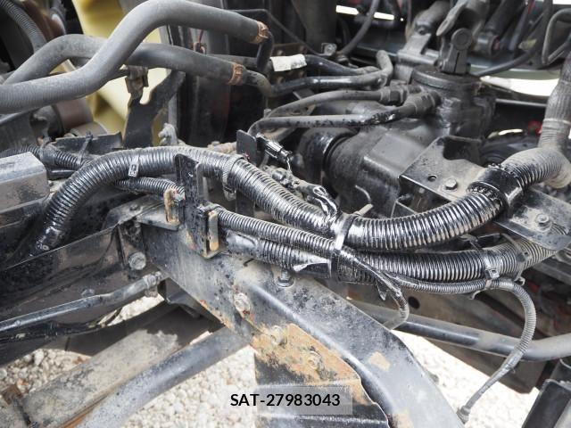 Nissan QUON 2012-05 8231441-12