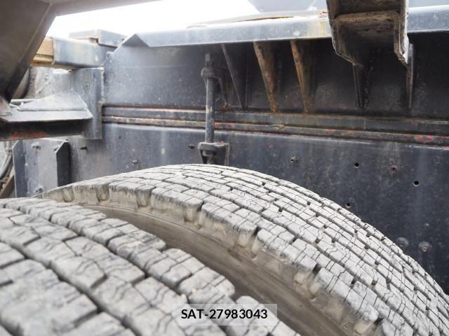 Nissan QUON 2012-05 8231441-20