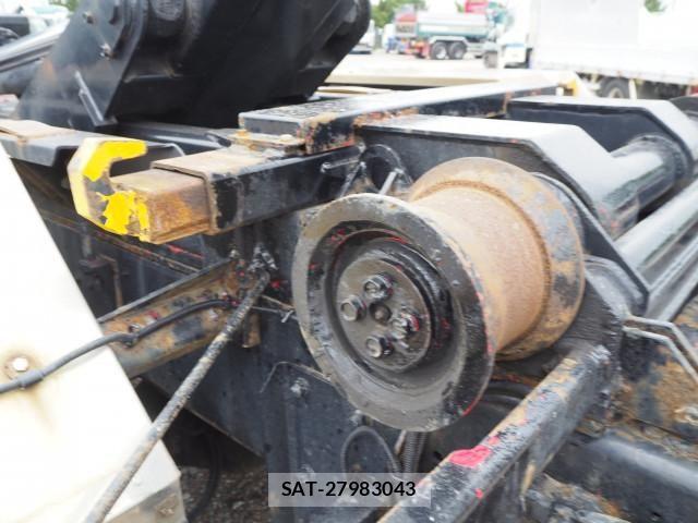 Nissan QUON 2012-05 8231441-22
