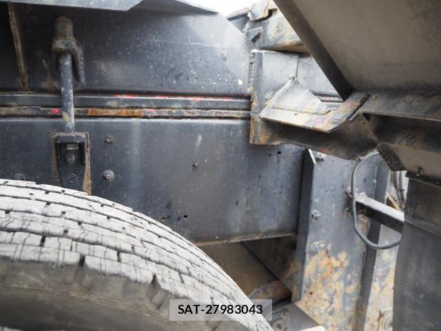 Nissan QUON 2012-05 8231441-25