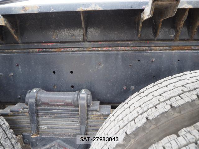 Nissan QUON 2012-05 8231441-26