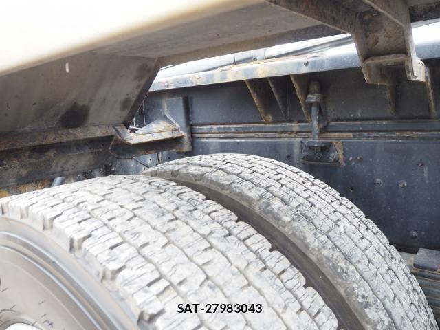 Nissan QUON 2012-05 8231441-27