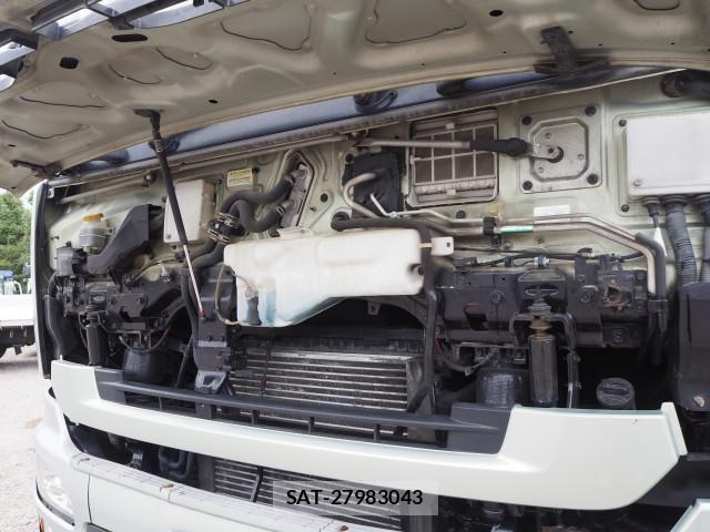 Nissan QUON 2012-05 8231441-8