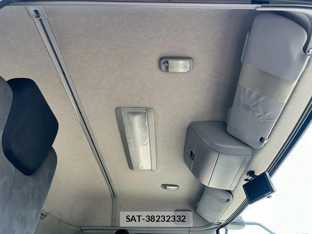 Nissan QUON 2016-11 8231446-16