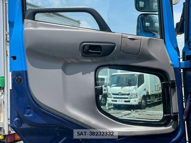 Nissan QUON 2016-11 8231446-17
