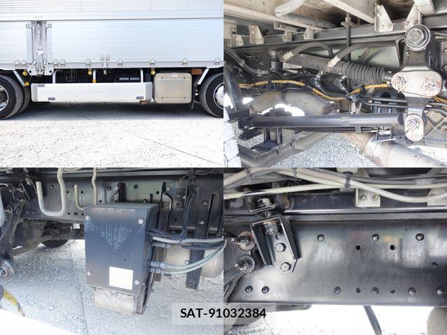 Nissan QUON 2017-08 8231436-17