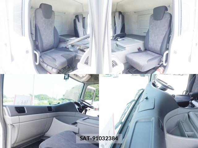 Nissan QUON 2017-08 8231436-20