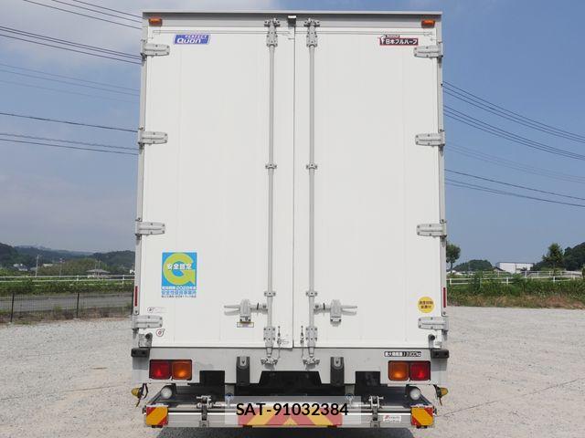 Nissan QUON 2017-08 8231436-5