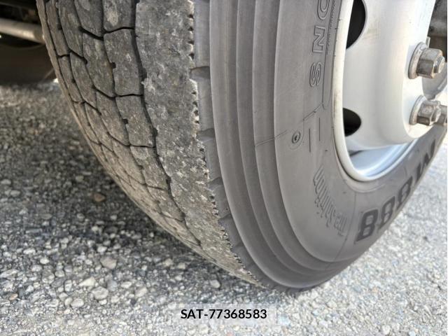 Nissan QUON 2016-12 8231440-10