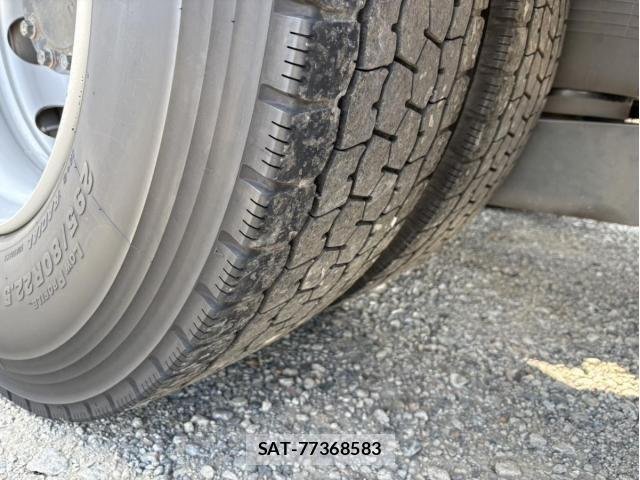 Nissan QUON 2016-12 8231440-13