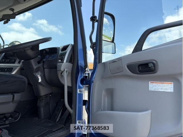 Nissan QUON 2016-12 8231440-16