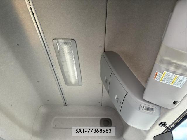 Nissan QUON 2016-12 8231440-19