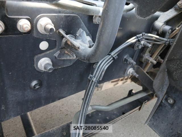 Nissan QUON 2021-10 8246433-14