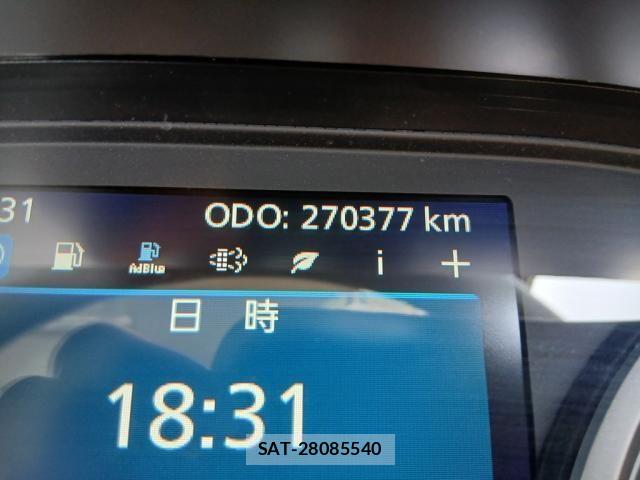 Nissan QUON 2021-10 8246433-26