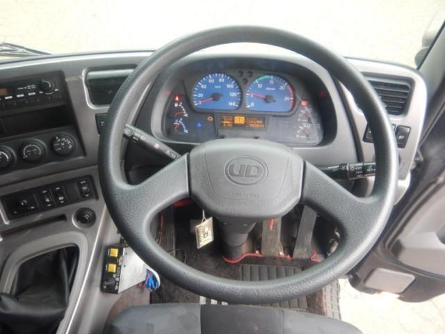 Nissan QUON 2014-11 8311141-9