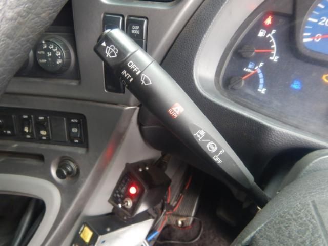 Nissan QUON 2014-11 8311141-13