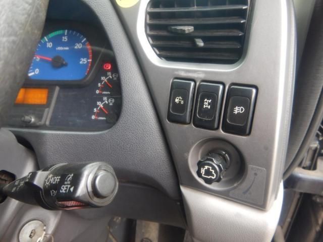 Nissan QUON 2014-11 8311141-14