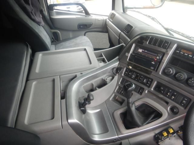 Nissan QUON 2014-11 8311141-15