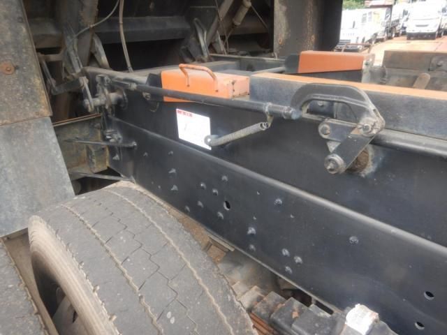 Nissan QUON 2014-11 8311141-29