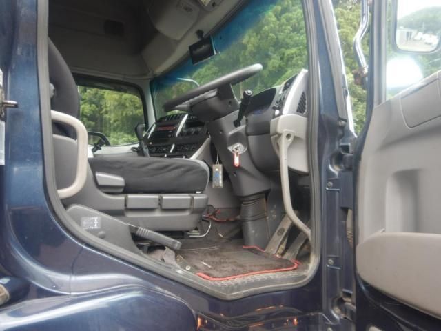 Nissan QUON 2014-11 8311141-8