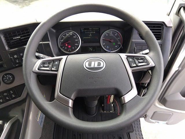 Nissan QUON 2019-06 8311140-16