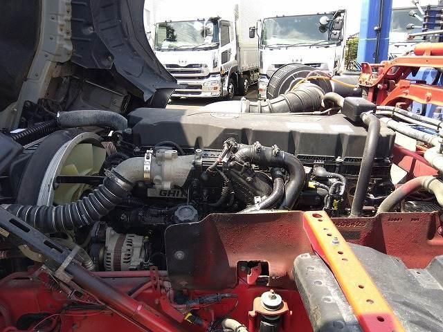 Nissan QUON 2019-06 8311140-21