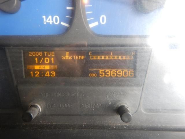 Nissan QUON 2013-10 8331988-10