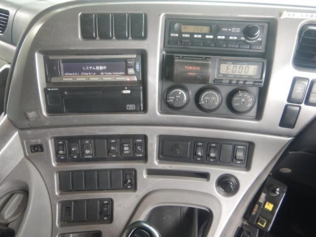 Nissan QUON 2013-10 8331988-11