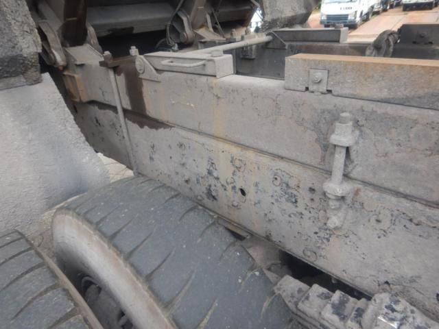Nissan QUON 2013-10 8331988-29