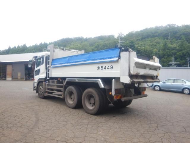 Nissan QUON 2013-10 8331988-4