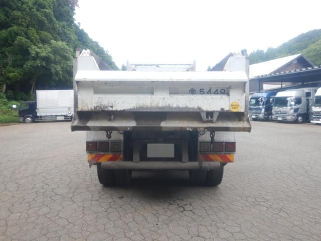 Nissan QUON 2013-10 8331988-5