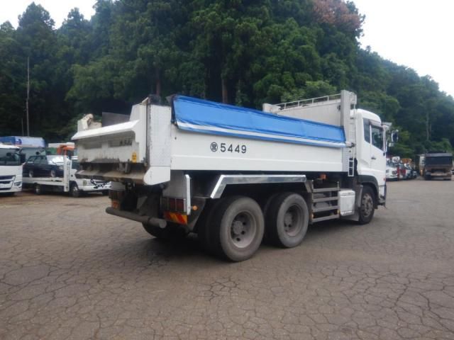 Nissan QUON 2013-10 8331988-6
