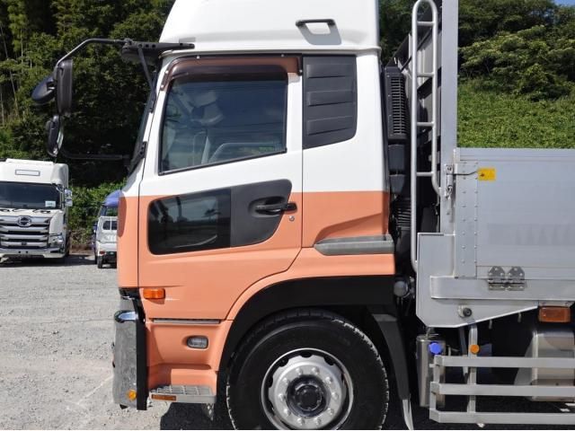 Nissan QUON 2011-05 8331987-9