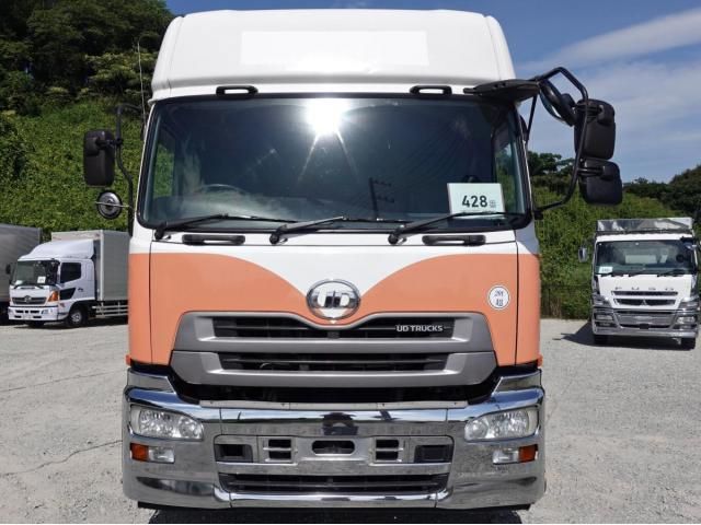 Nissan QUON 2011-05 8331987-2
