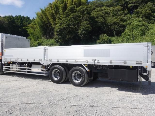 Nissan QUON 2011-05 8331987-7