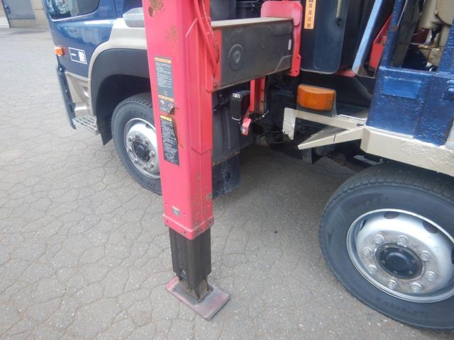 Nissan QUON 2012-01 8331971-28