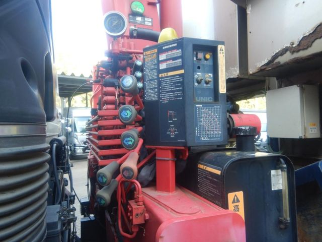 Nissan QUON 2012-01 8331971-29