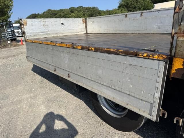 Nissan QUON 2013-06 8331978-16
