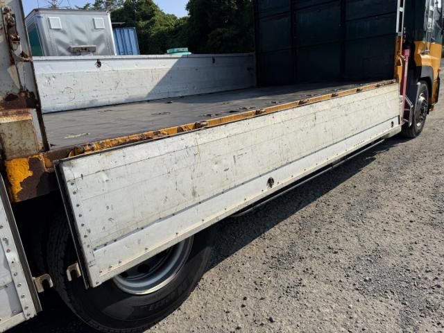 Nissan QUON 2013-06 8331978-17