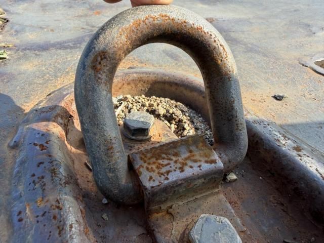 Nissan QUON 2013-06 8331978-18