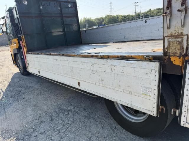 Nissan QUON 2013-06 8331978-20