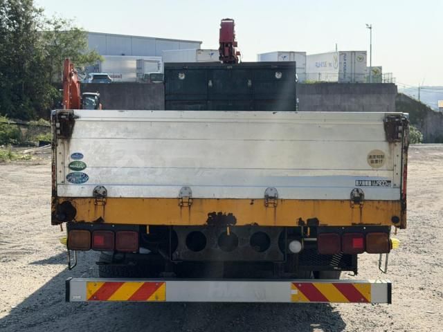 Nissan QUON 2013-06 8331978-7